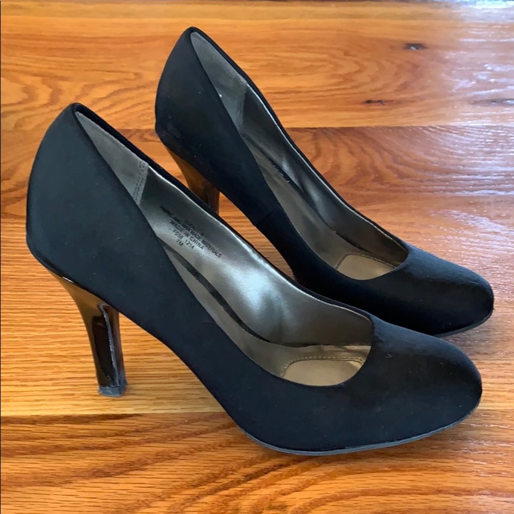 Black Mid-Height Heels